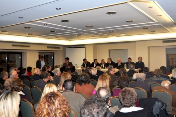 “Επίθεση” Μπρεδήμα σε Νίκα στην κοπή της πίτας