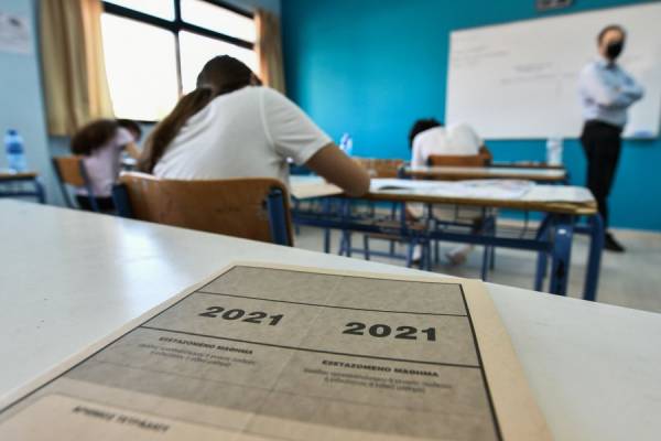 Πανελλαδικές Εξετάσεις: Εύκολα και επίκαιρα τα θέματα στα ΕΠΑΛ