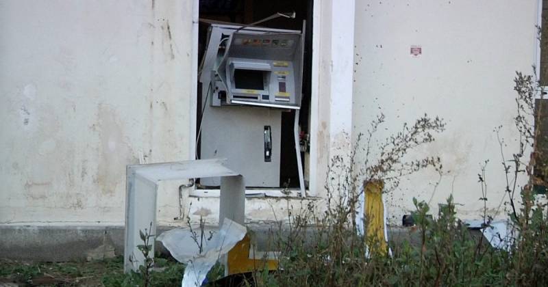 Ανατίναξαν ΑΤΜ στο κτίριο της περιφέρειας στη Σπάρτη (Βίντεο)