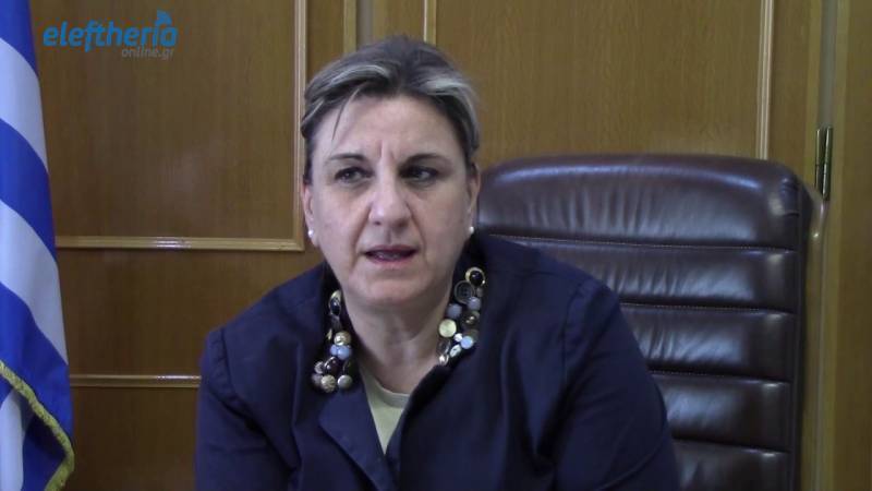Αλειφέρη σε Μπούζα με "καρφιά" για τα κλειδιά