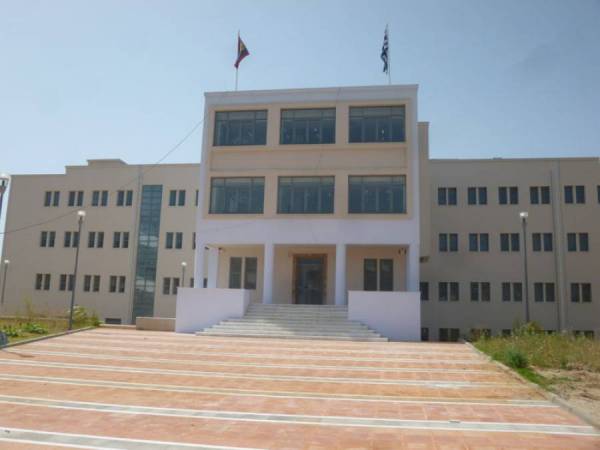 Δήμος Καλαμάτας: Δημοπρασία για τη μίσθωση αυτοκινήτων και μηχανημάτων