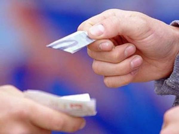 Πατέρας και γιος διακινούσαν ναρκωτικά στη Λάρισα