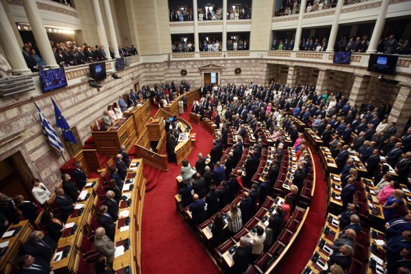 Σήμερα σύγκληση και διάλυση της «24ωρης Βουλής» – Τι μεσολαβεί έως την προκήρυξη των νέων εκλογών (βίντεο)