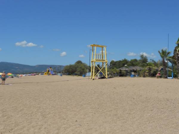 Περιμένουν τους ναυαγοσώστες