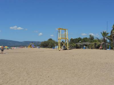 Περιμένουν τους ναυαγοσώστες