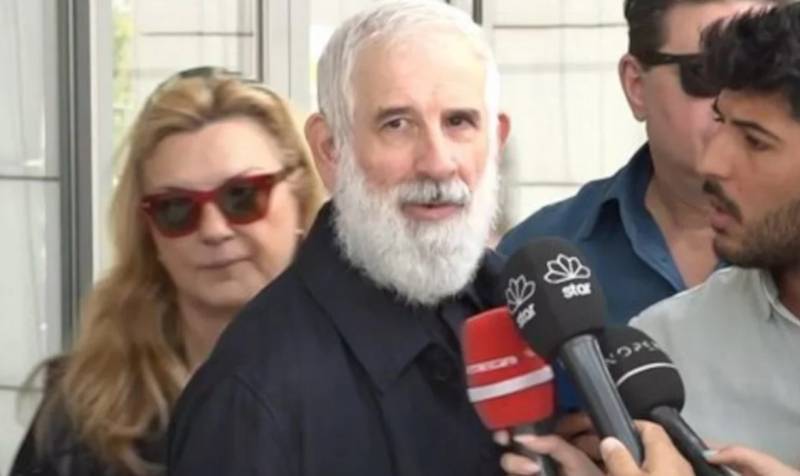 «Θα τα πούμε όλα...»: Η πρώτη δήλωση του Πέτρου Φιλιππίδη έξω από το Εφετείο (Βίντεο)