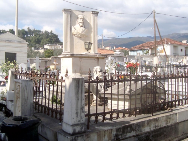 Ανοιχτό μουσείο Ιστορίας υπό εγκατάλειψη σε λατρευτικό χώρο...