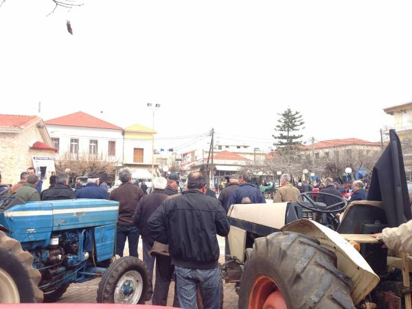 Αποφασίζουν για τη συνέχεια των κινητοποιήσεων οι αγρότες των Γαργαλιάνων