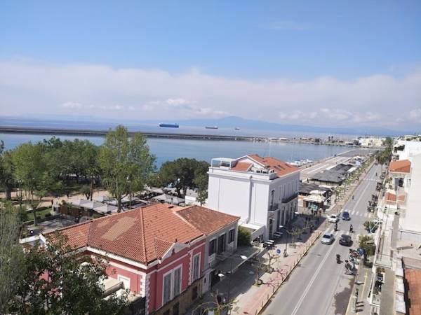 Εμπορικό κέντρο στην παραλιακή ζώνη Καλαμάτας