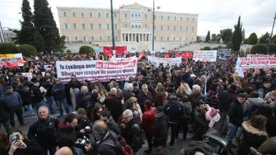 Σε εξέλιξη συλλαλητήρια για τα τρία χρόνια από το σιδηροδρομικό δυστύχημα στα Τέμπη