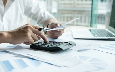 Σε δεινή θέση οι Έλληνες: Το 61% δεν μπορεί να πληρώσει τους λογαριασμούς - To 24% δανείζεται