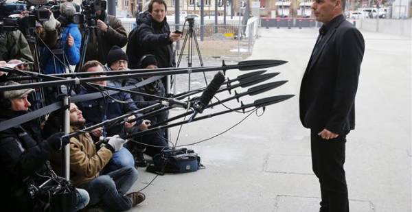 Βαρουφάκης: Ελπίζω να βγει λευκός καπνός - Σόιμπλε: Πρέπει να ληφθούν σοβαρά υπόψη οι προηγούμενες συμφωνίες