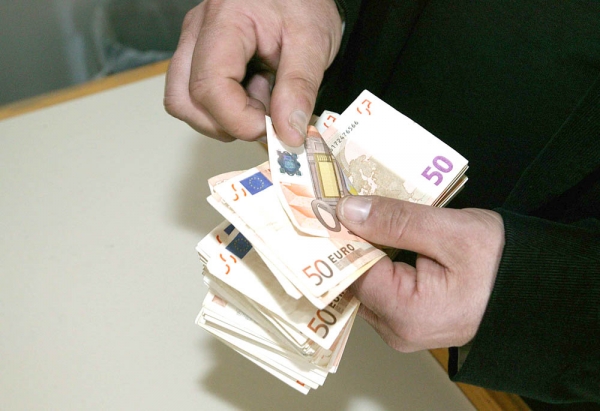 Μείωση 10% στις αμοιβές αιρετών της αυτοδιοίκησης