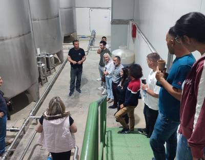 Σπουδαστές του ΔΙΕΚ Τριφυλίας στον Συνεταιρισμό “Ελαιώνας”