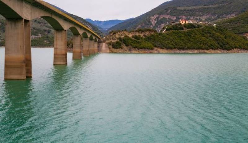 Ευρυτανία - εξαφάνιση 48χρονης: Νέα προσπάθεια των βατραχανθρώπων στη Λίμνη Κρεμαστών (βίντεο)