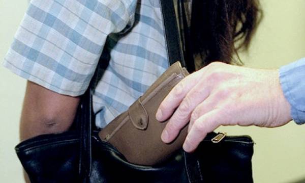Ηλικιωμένη θύμα ανήλικου πορτοφολά στην Καλαμάτα
