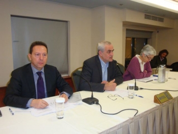 Στουρνάρας: Εφαρμογή μνημονίου και μέτρα ανάπτυξης