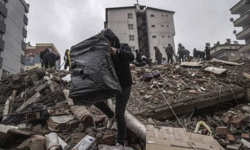 Ένας μήνας από τους φονικούς σεισμούς στην Τουρκία: Η γειτονική μας χώρα ακόμη μετρά τις πληγές της με 46.000 νεκρούς