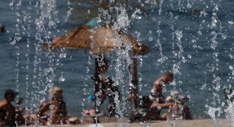 Ο καύσωνας άλλαξε τη θερμοκρασία στη θάλασσα: Πόσο ζεστάθηκαν Ιόνιο και Αιγαίο