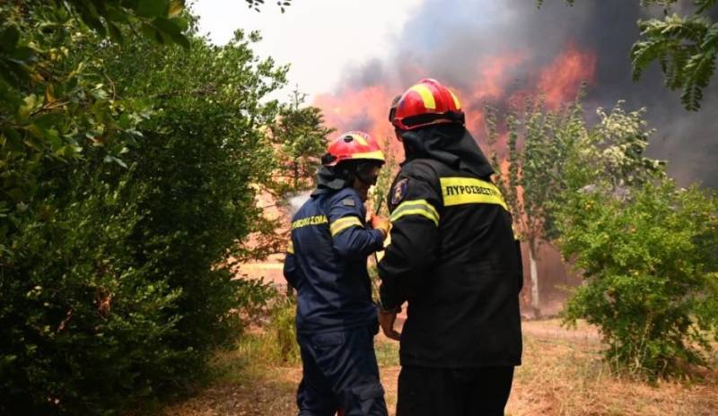 Σε εξέλιξη φωτιά στο Κρυονέρι Αιτωλοακαρνανίας