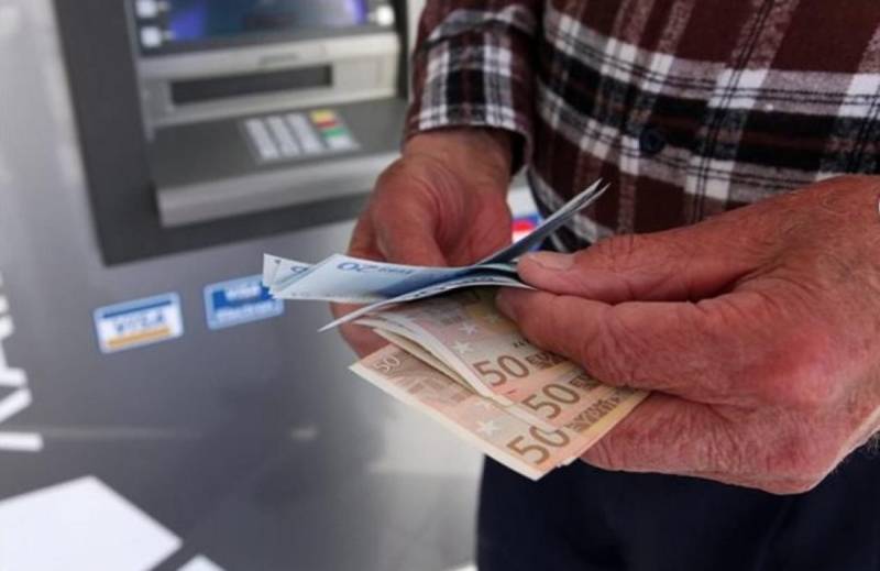 Συντάξεις Απριλίου: Στο ταμείο νωρίτερα οι συνταξιούχοι