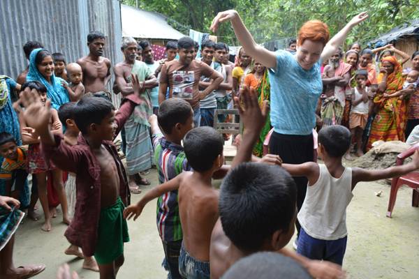 Καλαματιανή δασκάλα στο Μπανγκλαντές σε αποστολή της Action Aid (βίντεο - φωτογραφίες)