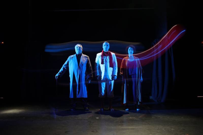 “Συν Ενα - Μιχάλης Τούμπουρος”: Αρέσει η παράσταση "Μεγαλώνοντας τον Εντι"