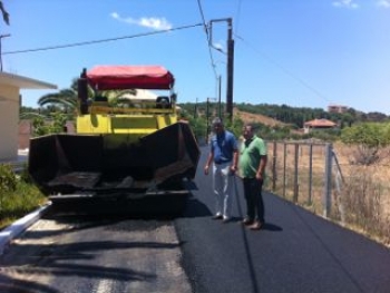 Εργα ασφαλτόστρωσης στη Φοινικούντα