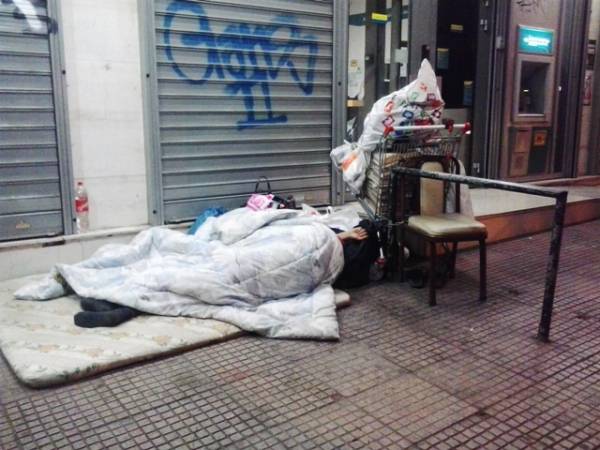 Την έλλειψη κοινωνικών δομών πληρώνουν τα θύματα της κρίσης