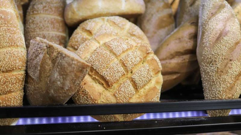 Καλάβρυτα: Πλήρωσε σε ιδιοκτήτρια φούρνου 40 ευρώ και της άρπαξε 55.000 ευρώ - Η απάτη