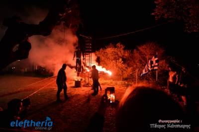 Καλαμάτα: Εντυπωσιακό θέαμα με ανατίναξη Ιούδα, σαΐτες και αερόστατα στον Αβραμόγιαννη (βίντεο-φωτογραφίες)