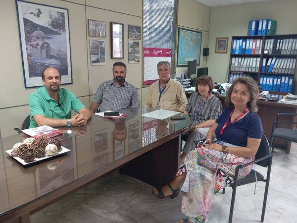 Επίσκεψη Κουτουμάνου και Οικονομάκου στο αεροδρόμιο Καλαμάτας