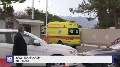 Ώρες αγωνίας για το 2,5 χρονών κοριτσάκι που παρασύρθηκε κατά λάθος από το αυτοκίνητό του πατέρα του