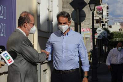 Τρίπολη: Δηλώσεις Μητσοτάκη - Νίκα έξω από την Περιφέρεια Πελοποννήσου (βίντεο)