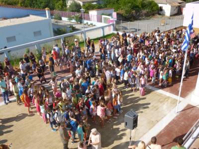 Ελλείψει χρημάτων επιστρατεύονται θεάματα