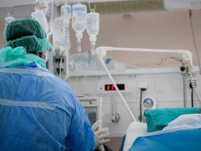 Επιτροπή Εμπειρογνωμόνων: Να μην διαχωρίζονται οι ΜΕΘ σε covid και non covid