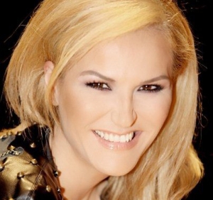 Η Μπέσσυ Μάλφα στην "Ε": "Aγαπώ την Καλαμάτα, μεγάλωσα με Καλαματιανούς"