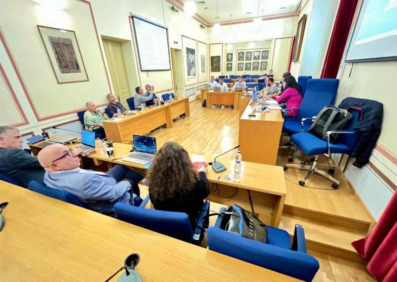 Καλαμάτα: Συνάντηση εργασίας στο ιστορικό Δημαρχείο για το πιλοτικό πρόγραμμα SchoolHeroZ