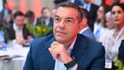 Τσίπρας: Κανείς δεν δικαιούται να μετατρέπει τον Άγνωστο Στρατιώτη σε μνημείο καταστολής και αντισυνταγματικών απαγορεύσεων