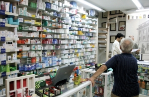 Καταλήψεις Πολεοδομιών, συγκέντρωση φαρμακοποιών, αποχή δικηγόρων - Μάχη χαρακωμάτων για τα επαγγέλματα