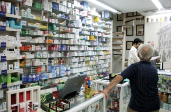 Καταλήψεις Πολεοδομιών, συγκέντρωση φαρμακοποιών, αποχή δικηγόρων - Μάχη χαρακωμάτων για τα επαγγέλματα