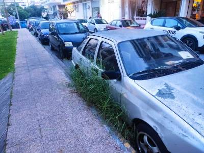 Έμειναν στη μέση