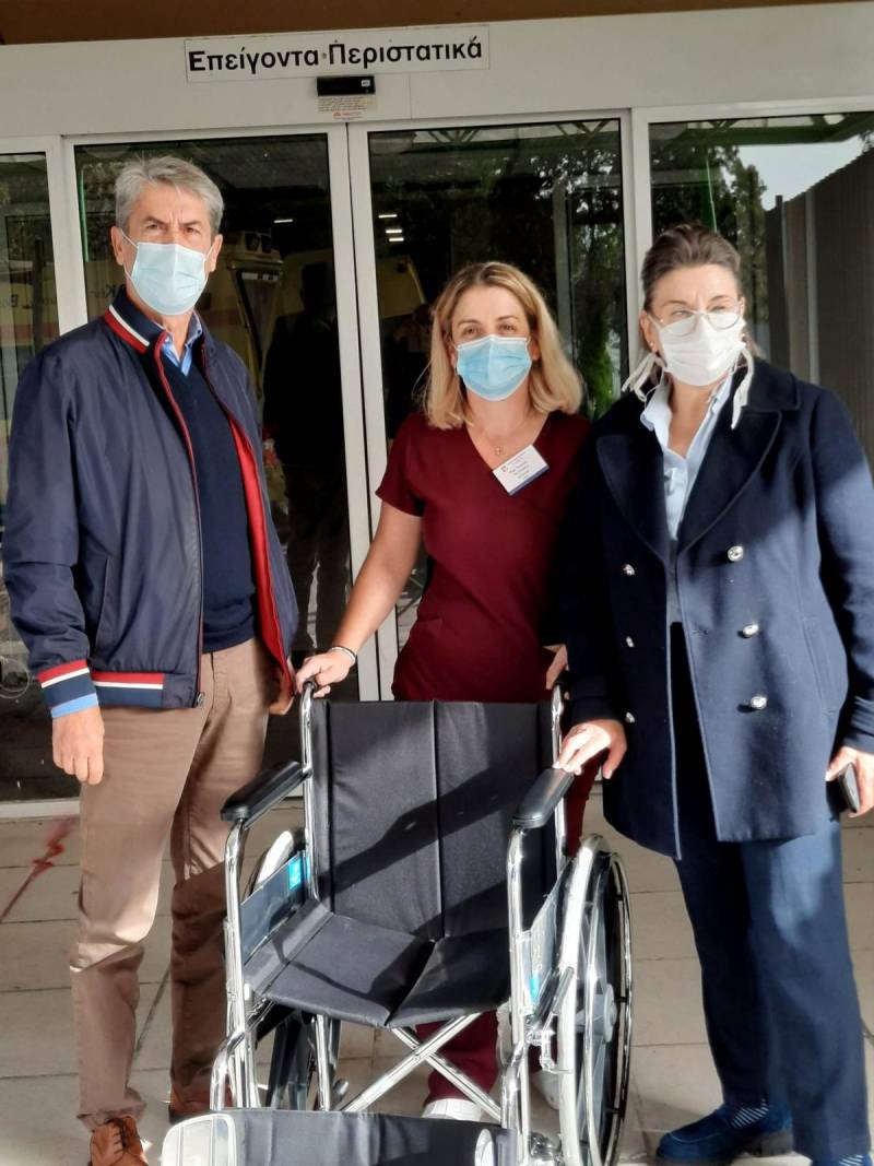 Δωρεά 5 αμαξιδίων μεταφοράς ασθενών στο Νοσοκομείο Καλαμάτας