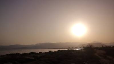 Ανοδος της θερμοκρασίας, αλλά και αφρικανική σκόνη την Τρίτη - Αναλυτική πρόγνωση