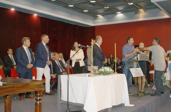 Πελοπόννησος: Αποδοκιμάστηκε ο Κάτσαρης που διάβασε δικό του όρκο