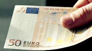 Πλανόδιος έμπορος εξαπατούσε ηλικιωμένους