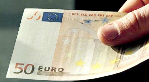 Πλανόδιος έμπορος εξαπατούσε ηλικιωμένους