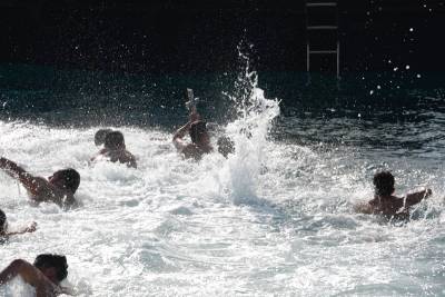 Θεοφάνια στην Καλαμάτα: Για 2η χρονιά τον Σταυρό έπιασε ο 14χρονος Κ. Αδαμόπουλος (βίντεο-φωτογραφίες)