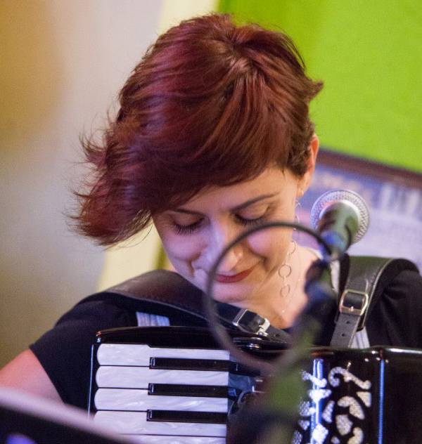 Γιούλη Δανιγγέλη: "Το ήξερα από... πάντα νομίζω ότι θα ασχοληθώ με την μουσική"