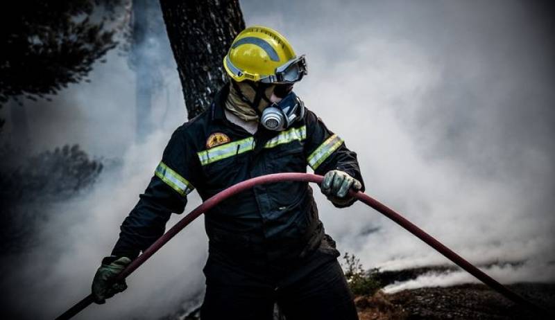 Φωτιά και στο Λουτράκι - Σε ύφεση η εστία στην Αρχαία Κόρινθο